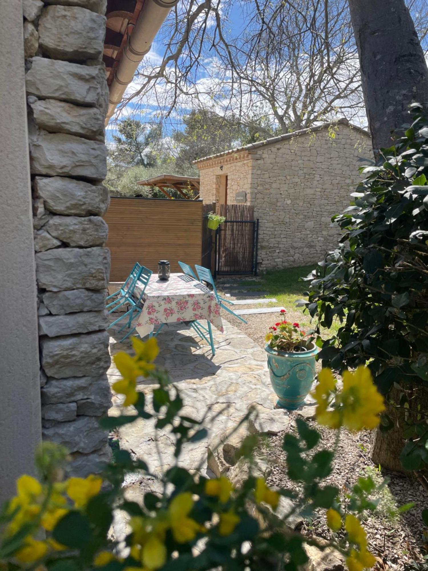 La Chambre Haute Et Son Spa Nîmes Eksteriør bilde